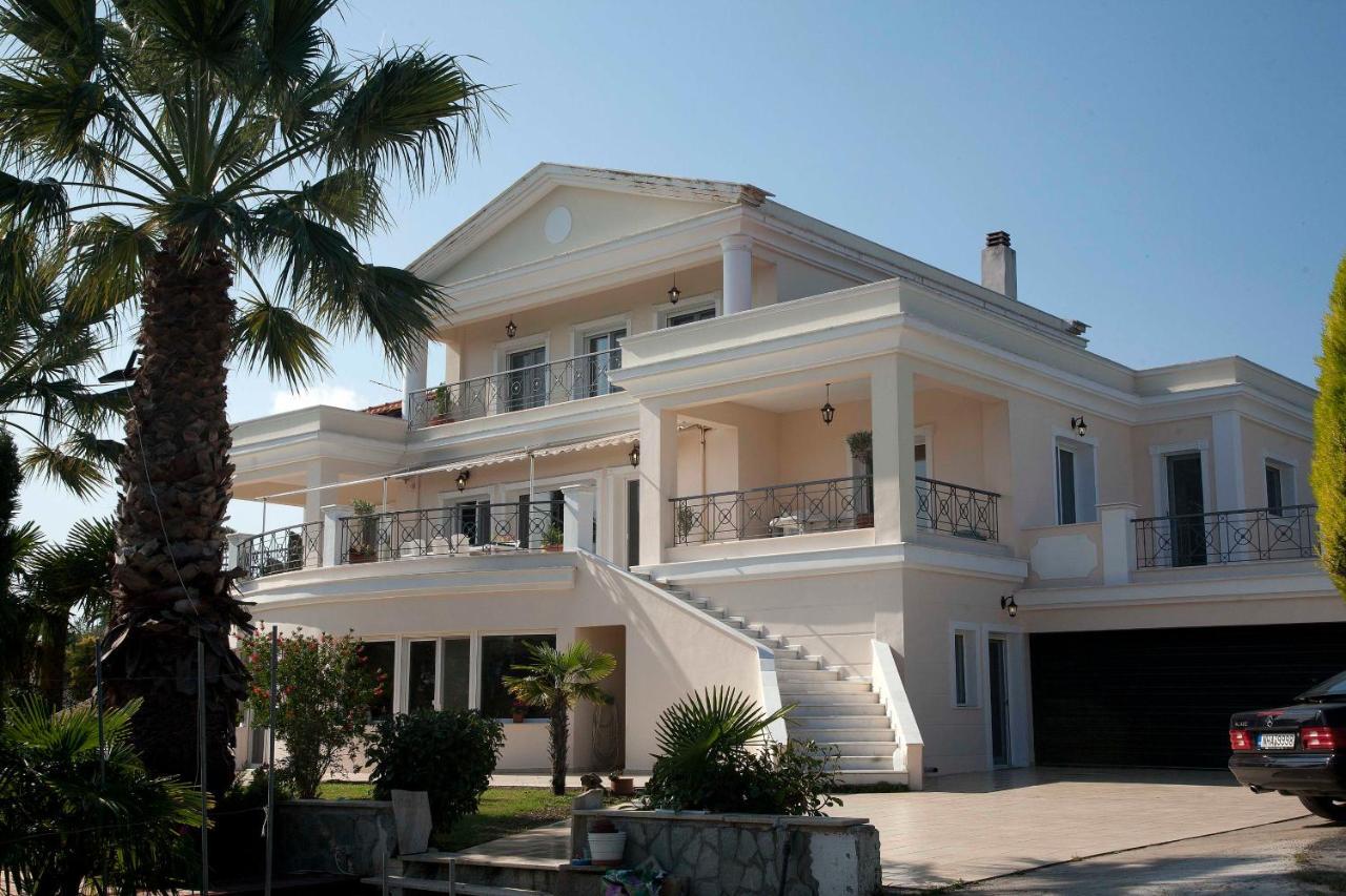 Villa Elena Peraía Екстериор снимка