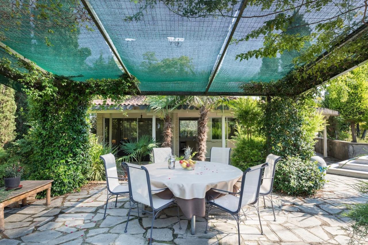Villa Elena Peraía Екстериор снимка