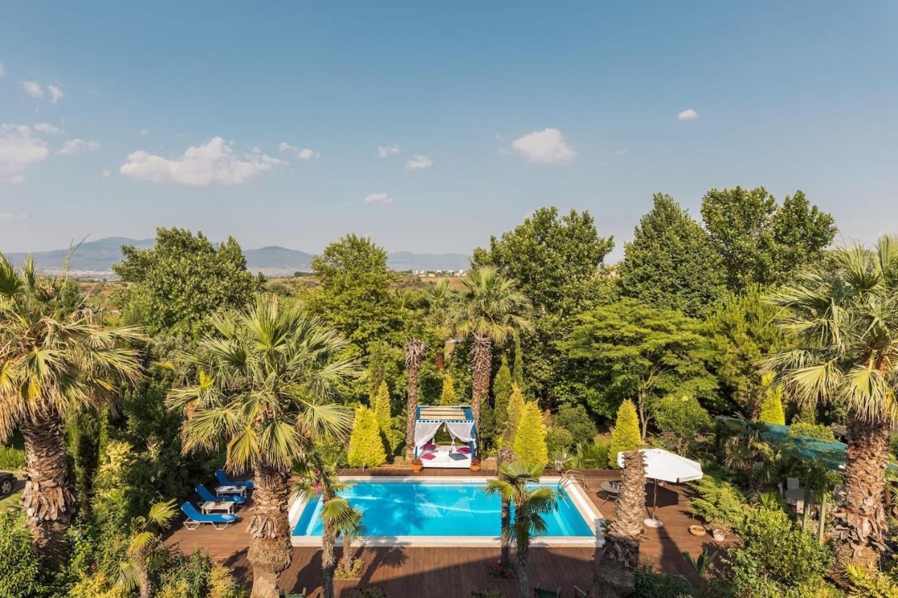 Villa Elena Peraía Екстериор снимка