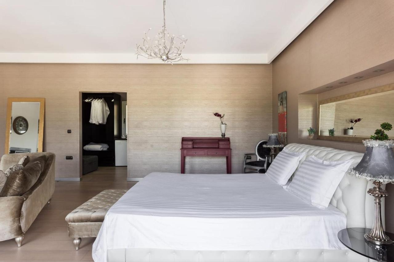 Villa Elena Peraía Екстериор снимка