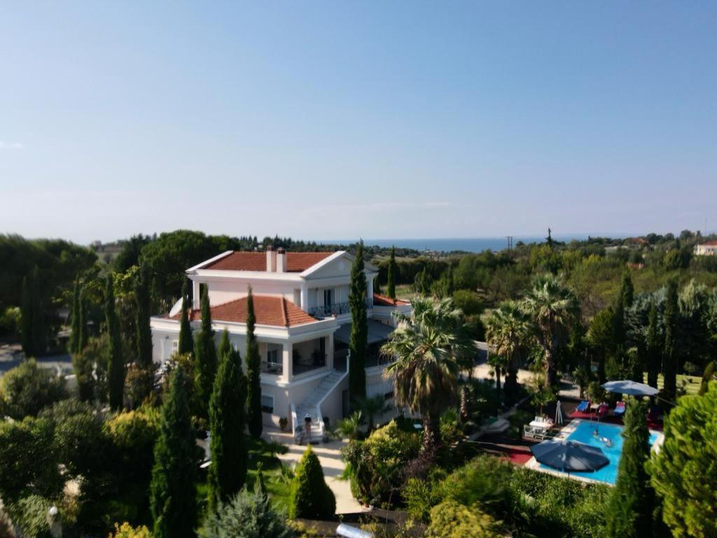 Villa Elena Peraía Екстериор снимка