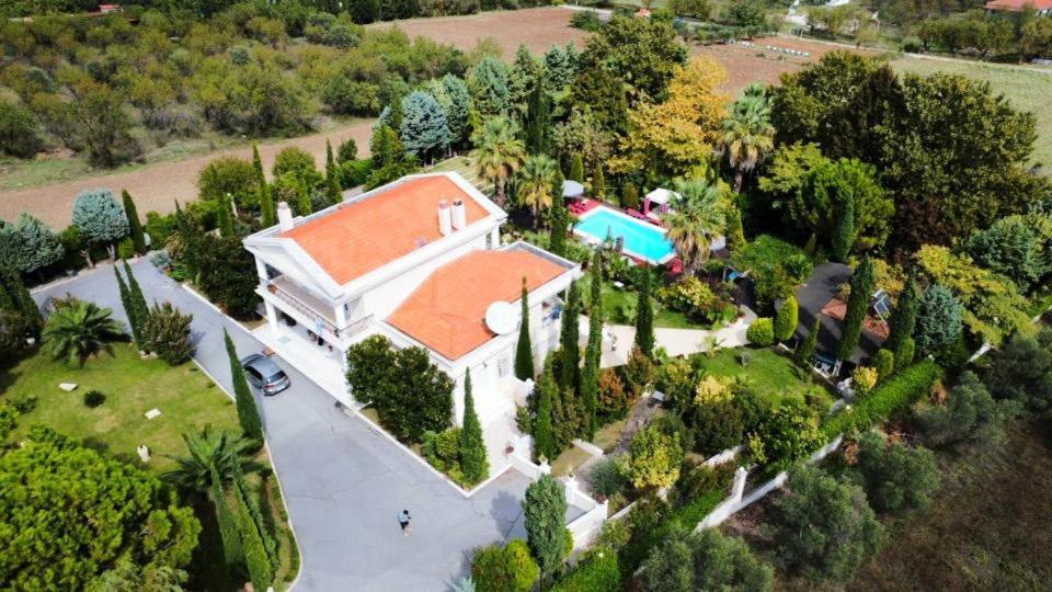 Villa Elena Peraía Екстериор снимка