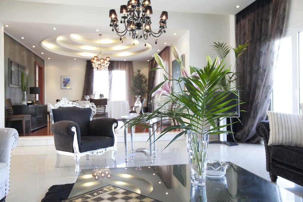 Villa Elena Peraía Екстериор снимка