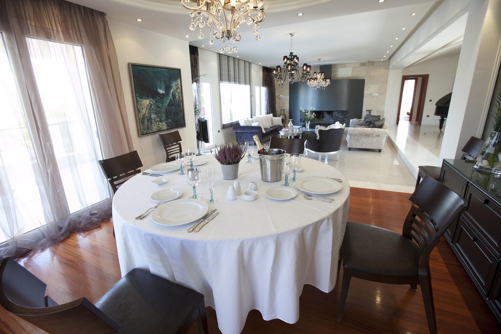 Villa Elena Peraía Екстериор снимка
